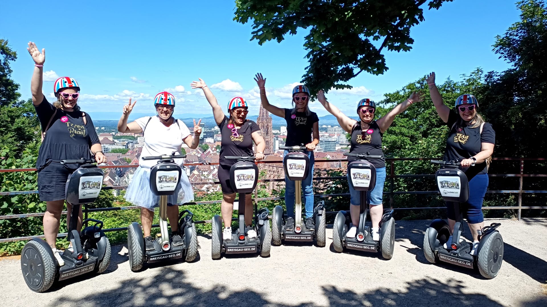 Segway Tour Freiburg durch die Weinberge mit Blick auf den Schwarzwald